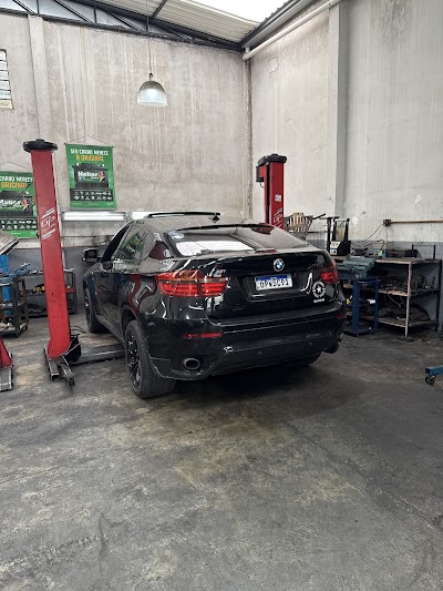 Foto de Oficina Mecânica Automotiva - Centro Automotivo