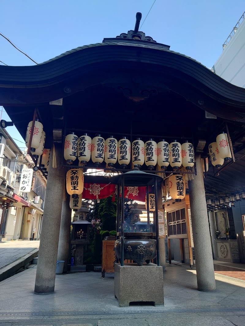 Hozenji Temple