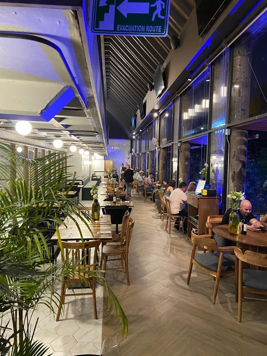 Restaurante Los Ilustres fotoğraf 1