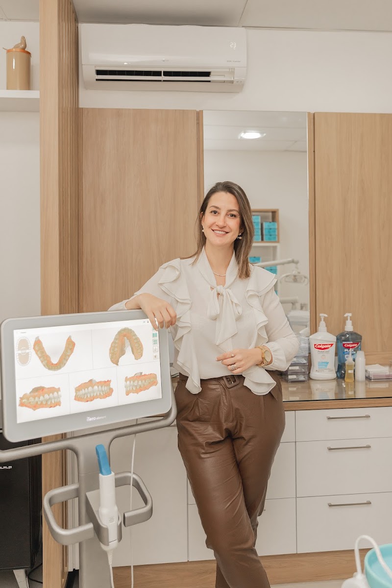 Dra Raquel Boccatto - Aparelho invisível Sorocaba - SouSmile - Implantes dentários - foto 5