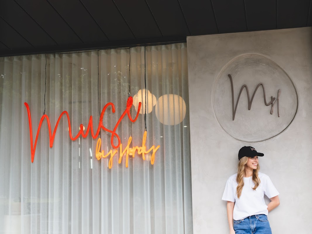 Muse by Hardy photo 1