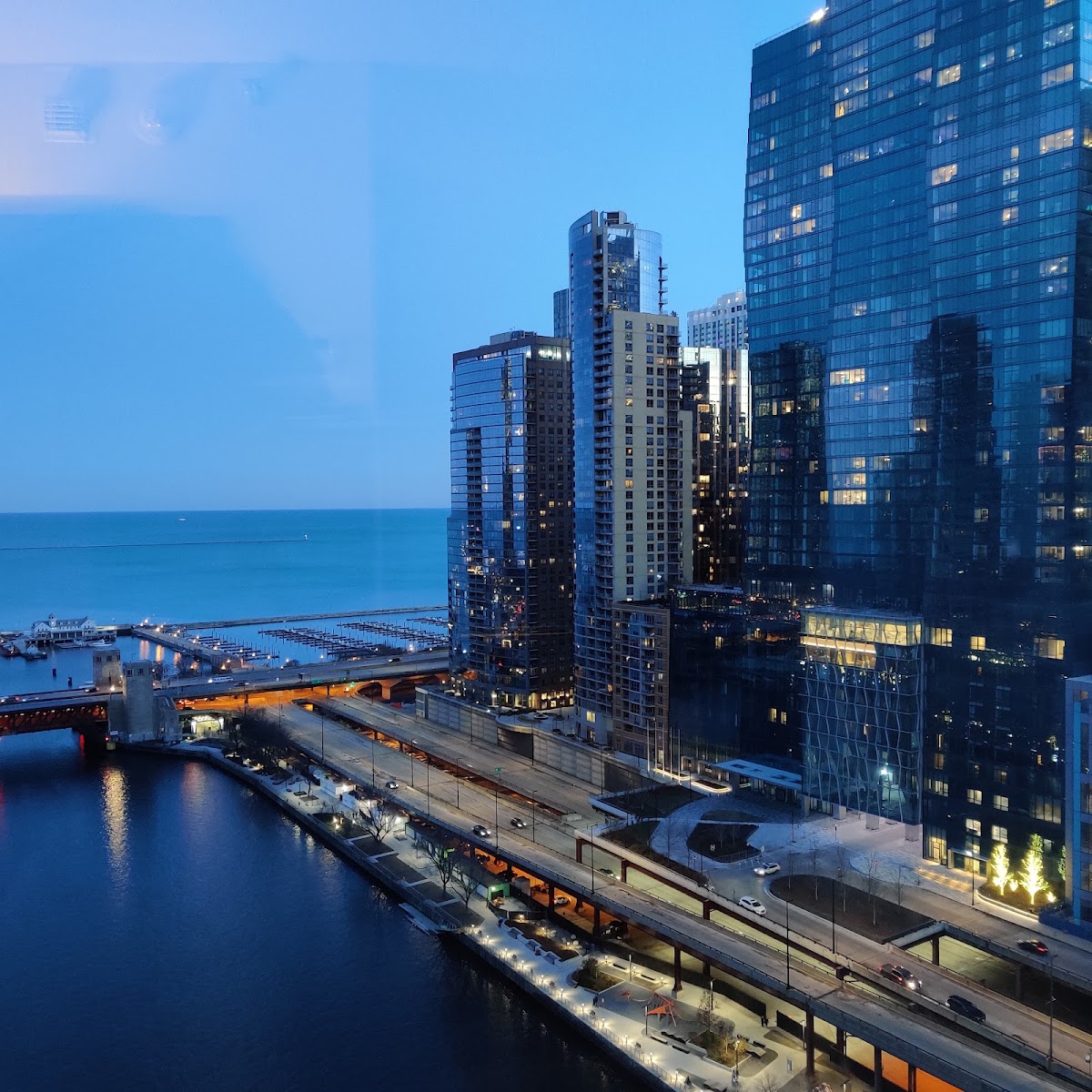 Sheraton Grand Chicago Riverwalk, dog-friendly hotel, photo 5