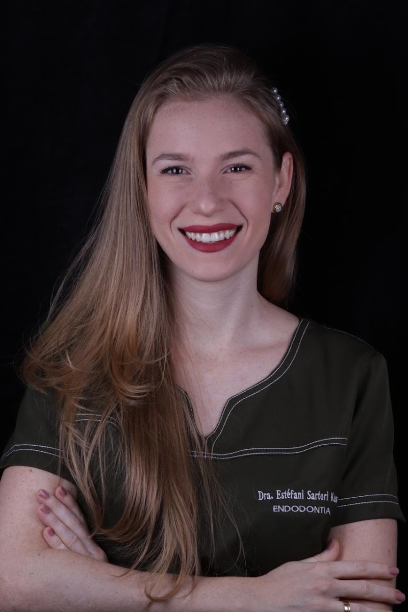 Dra. Estéfani Sartori Kuss | Endodontia | Clínica Geral | Campo Grande MS
