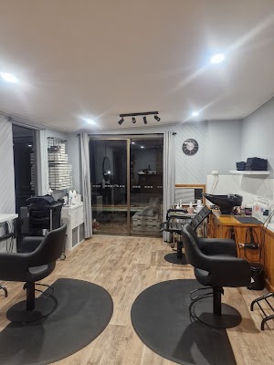 Harry's Hair Design photo 3