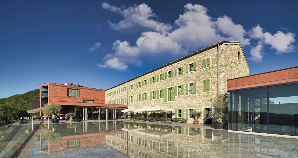 ROXANICH Winery and Design Hotel