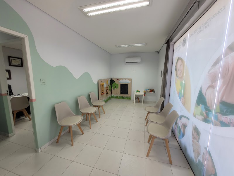 endodontista joinville - Dr. Danilo De Luca Campos | Tratamento de canal microscópio - foto 2