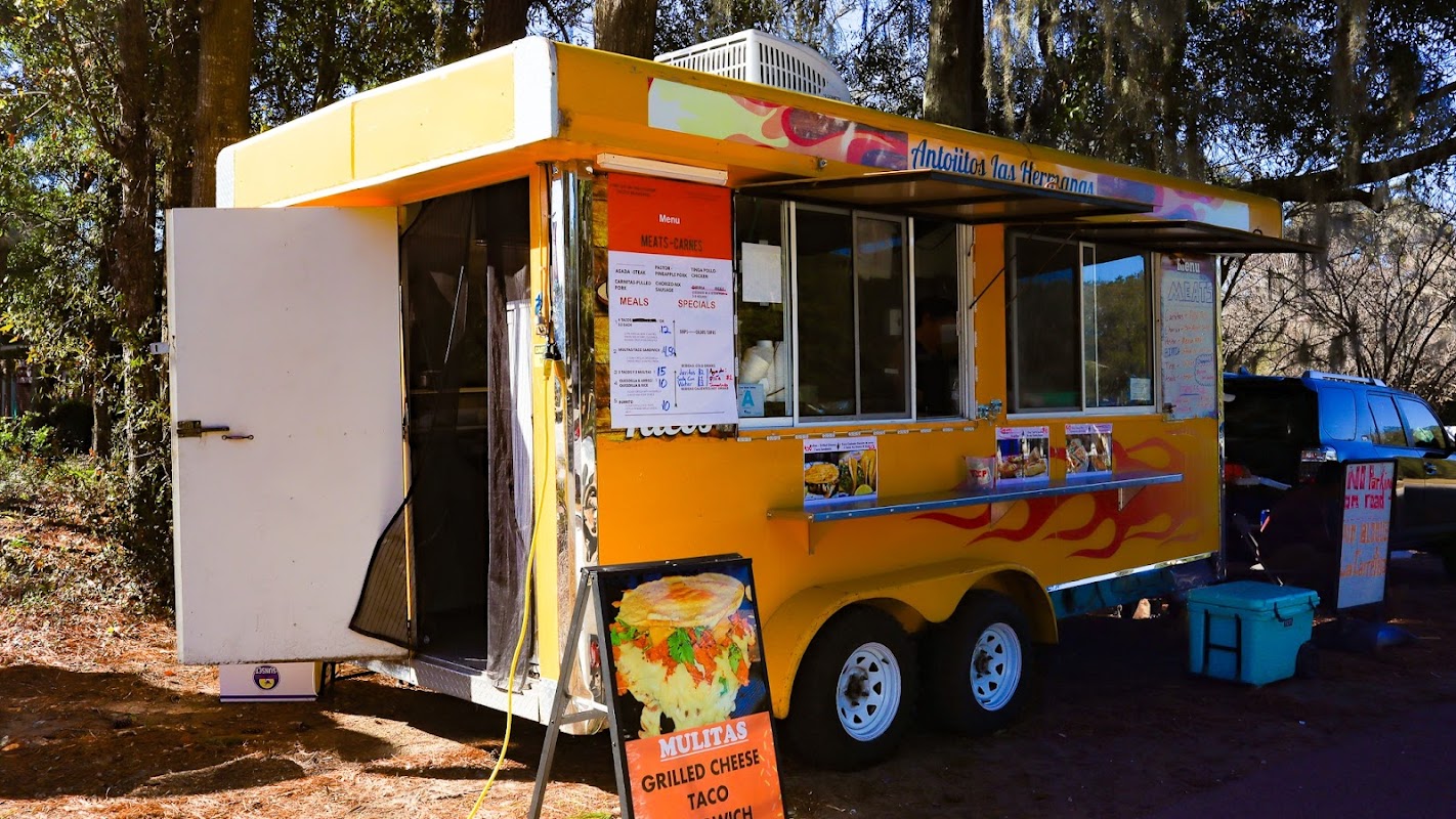 Tacos La Familia photo 3