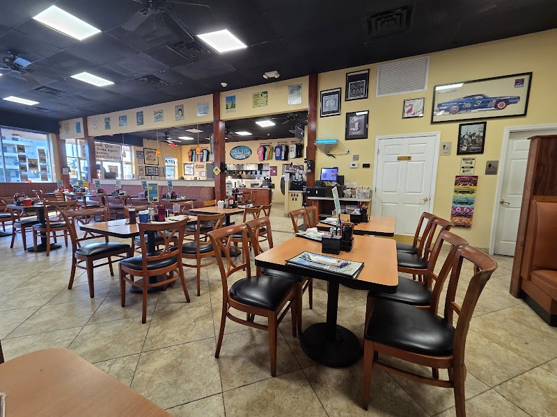 Cracked Egg Diner photo 2