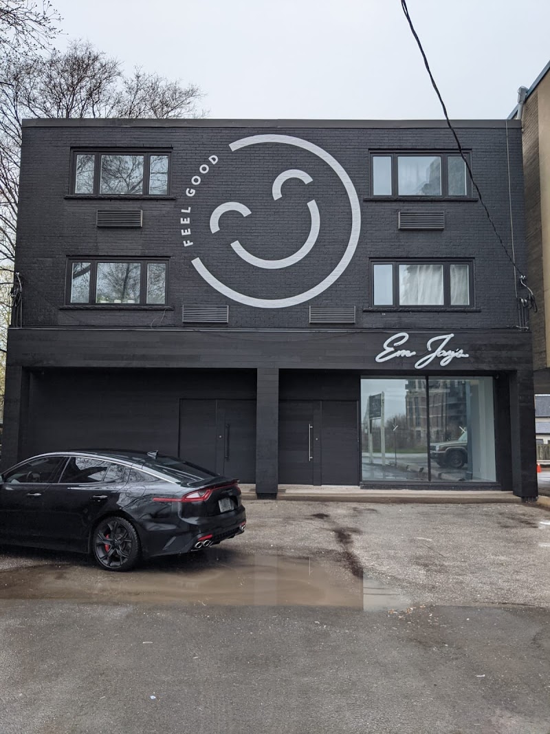 Em Jay’s Smart Cannabis