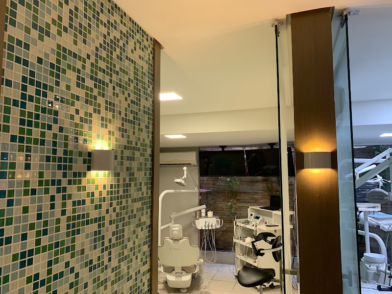 Vivacqua - Endodontia Avançada | Microscopia Operatória | Odontologia - foto 3