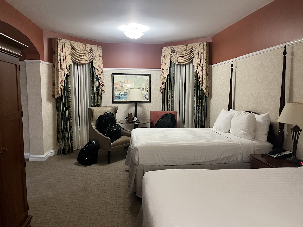 The Carleton of Oak Park Hotel: Google Places image 2