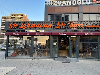 BİR LAHMACUN BİR TAVA - Restoran