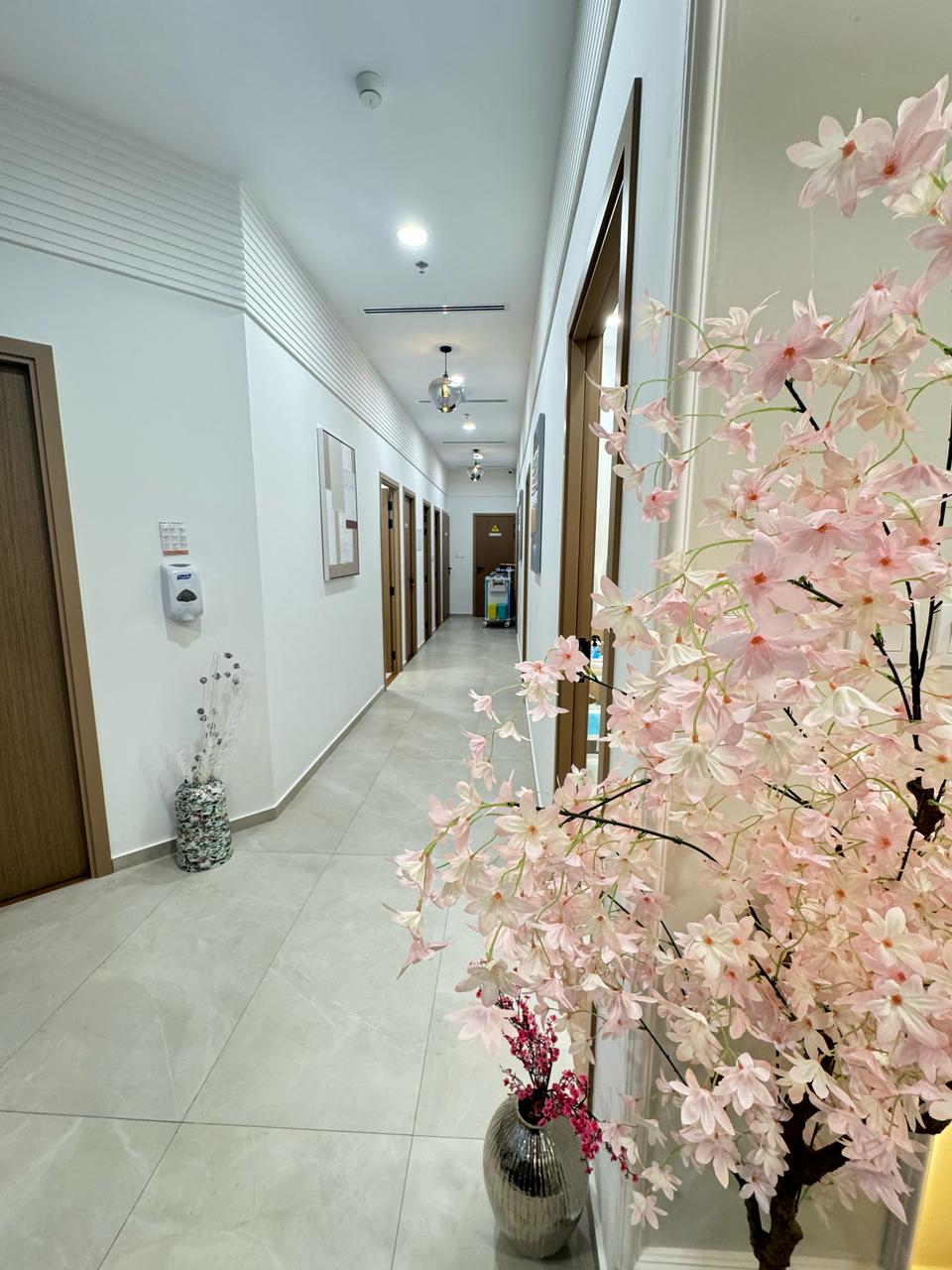 R Define Aesthetic Clinic 2