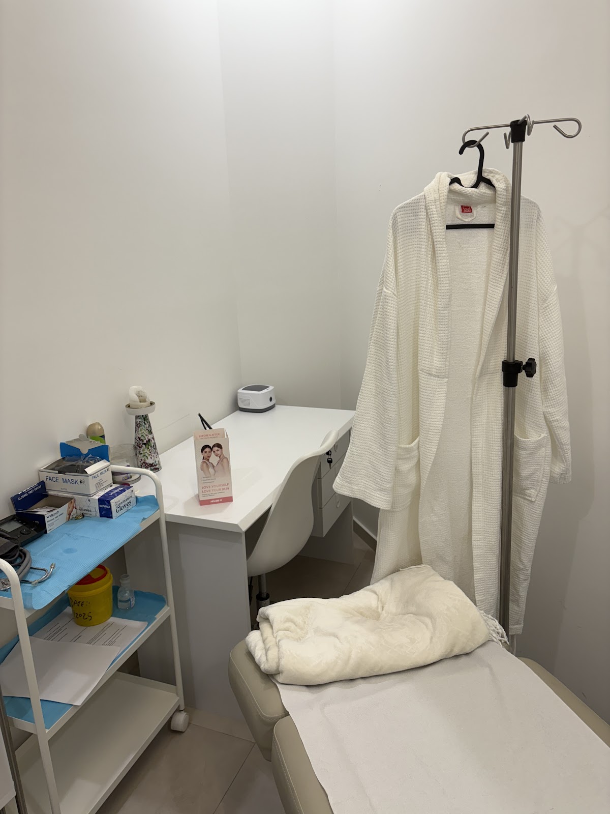 R Define Aesthetic Clinic 4