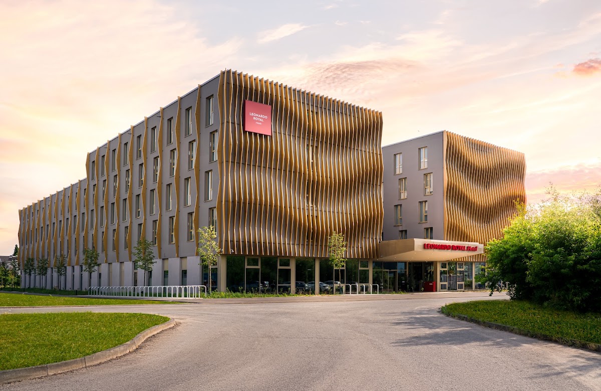 Leonardo Royal Hotel Cologne Bonn Airport, dog-friendly hotel in Cologne