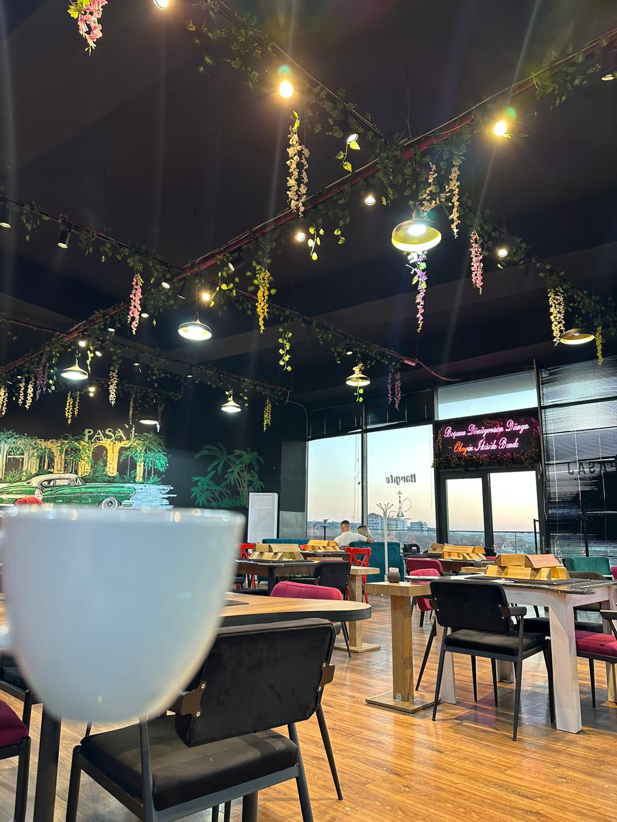 Pasaj Cafe mekanı