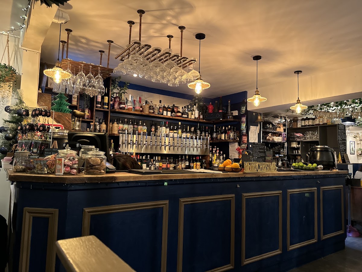 Dog friendly pubs, cafes and restaurants on Gloucester Road, Bristol