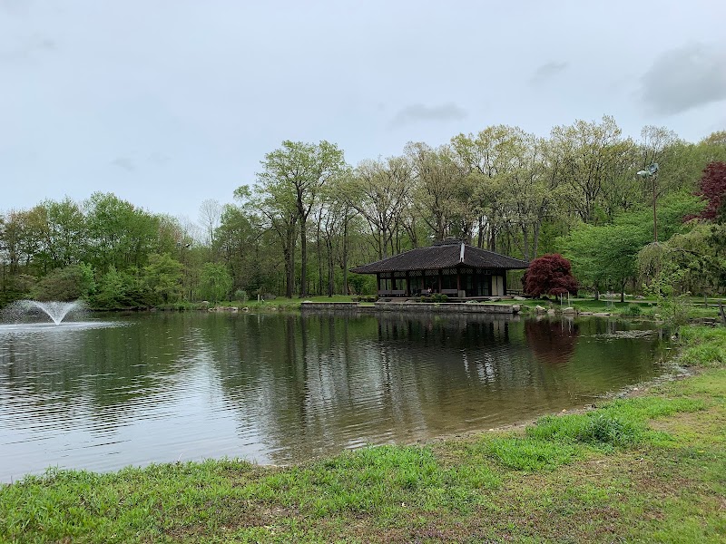 Leonard Park photo 3