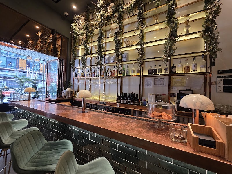 Isla & Co. - Midtown photo 1