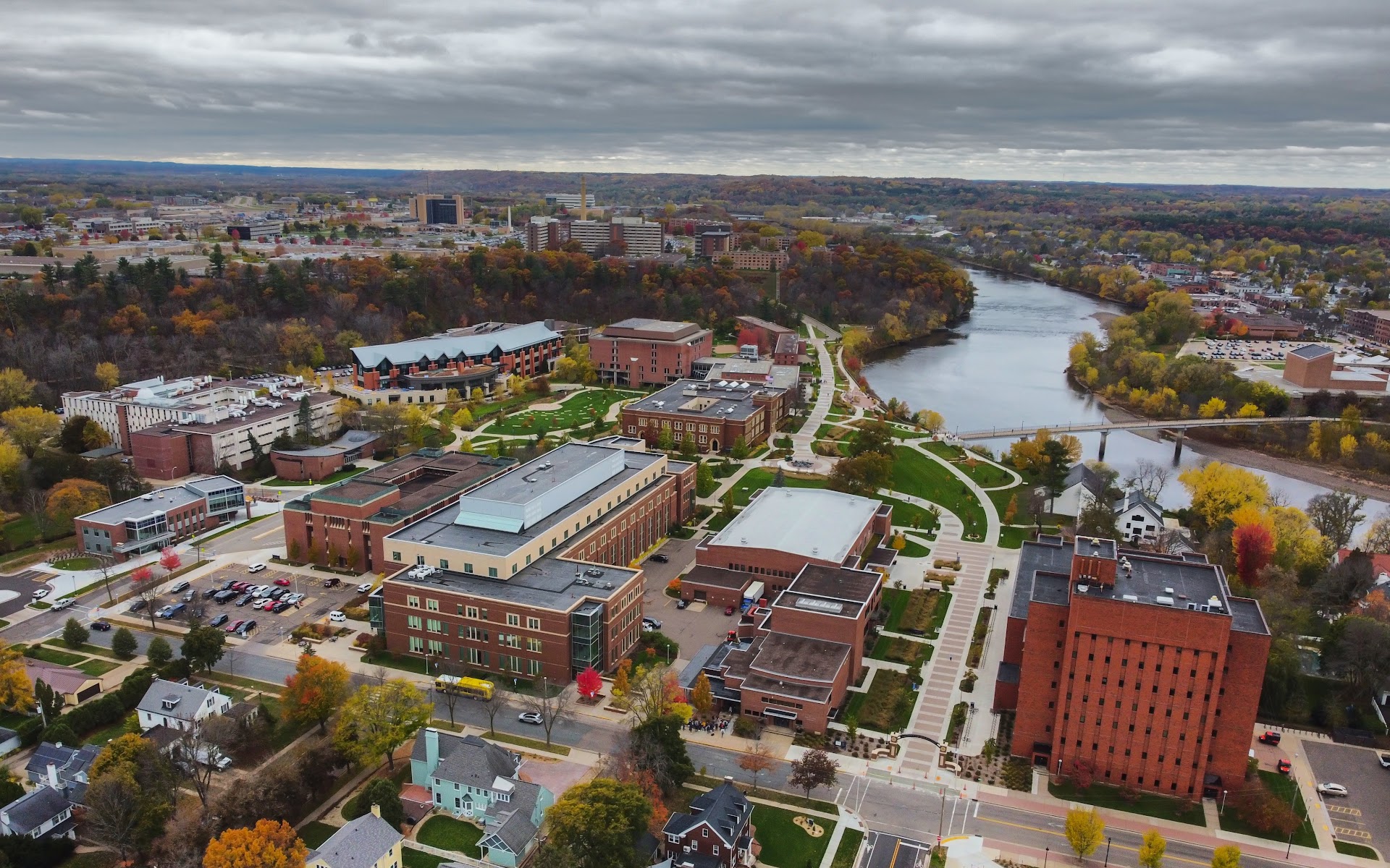 ウィスコンシン大学オークレア校（University of Wisconsin-Eau Claire）（Eau Claire、ウィスコンシン州）