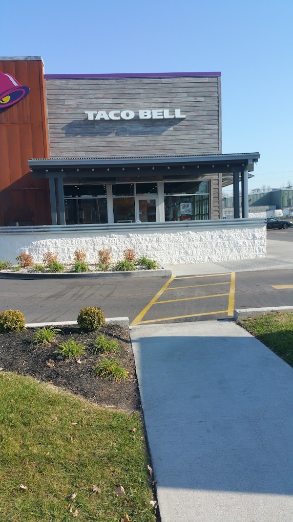 TACO BELL #34682 exterior