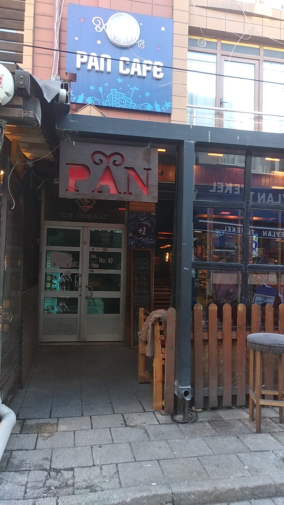 Pan Cafe & Kokteyl Bar mekanı