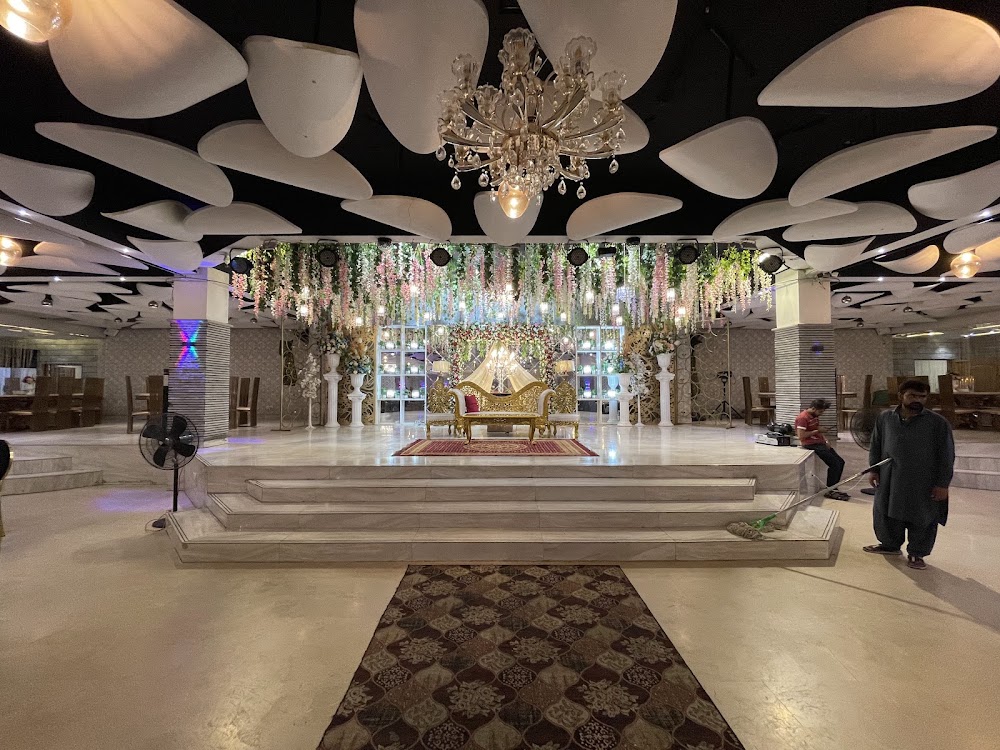 P BANQUET Interior