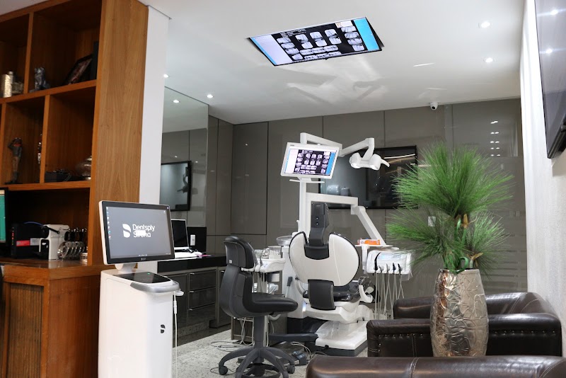 Instituto Odontológico Flávio Gontijo – Implantes e Coroas no Mesmo Dia em BH