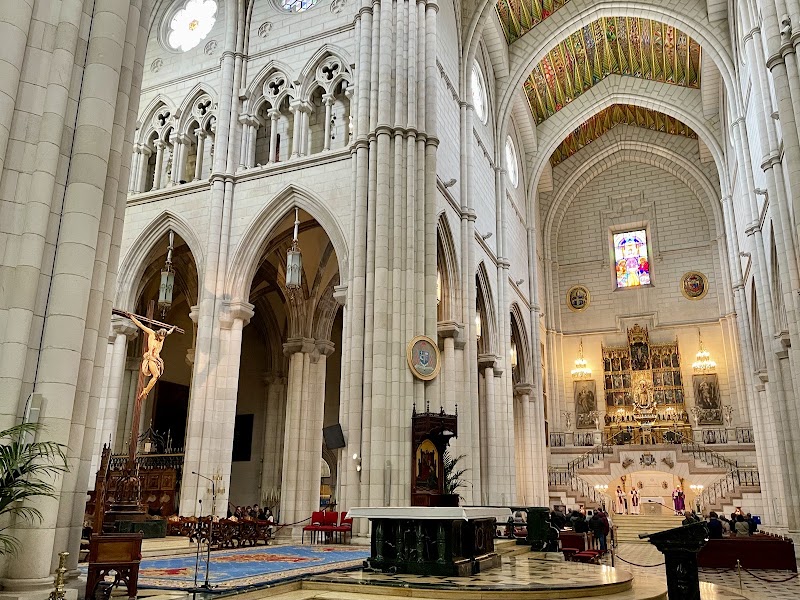 Catedral de Santa María la Real de la Almudena photo 6