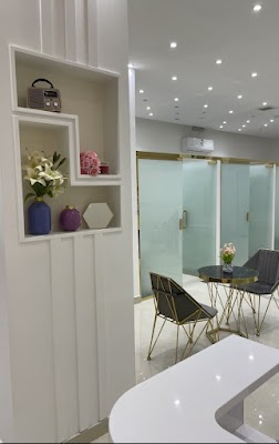 صالون للتزيين النسائي ( خدمات منزلية )