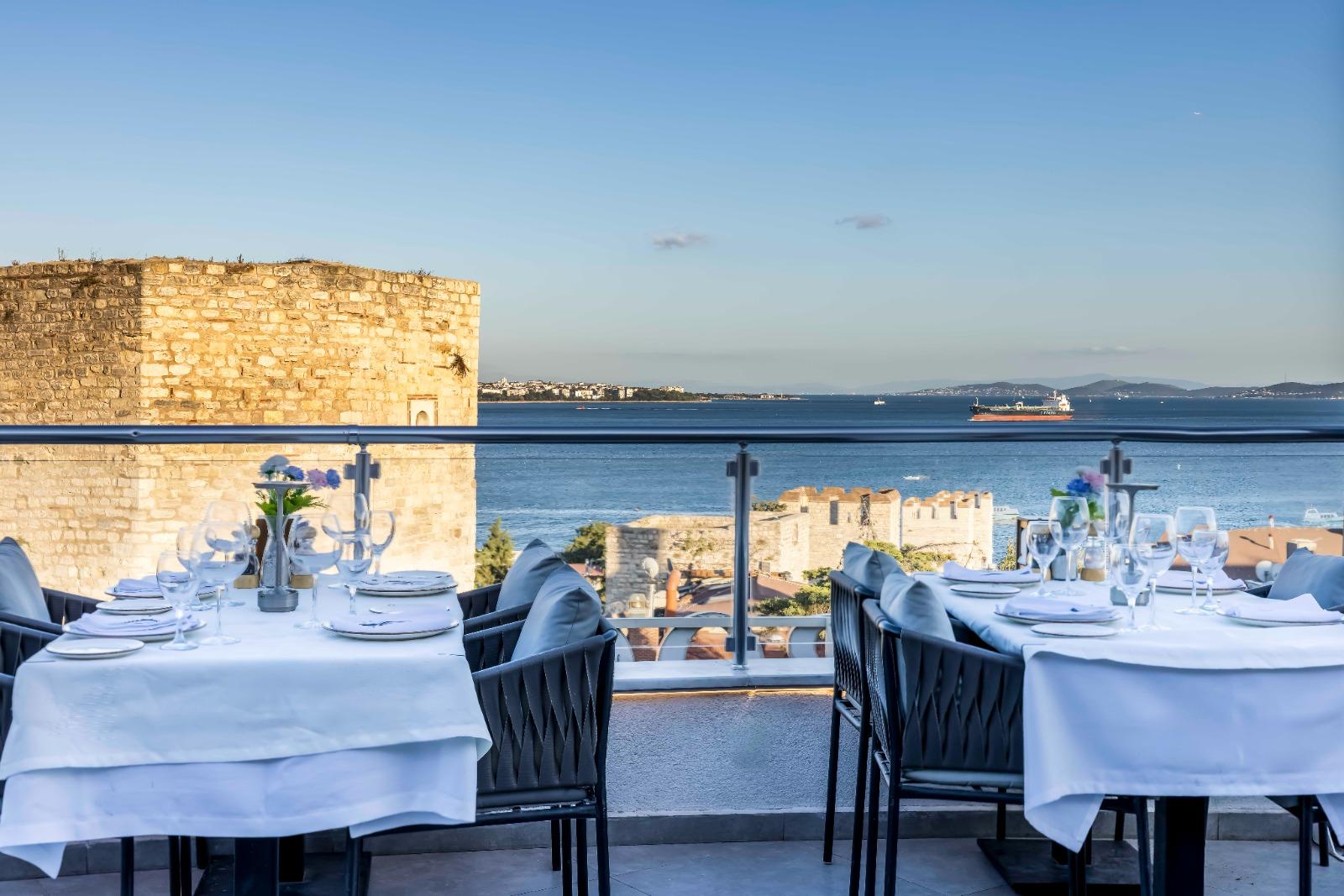 Vista Roof Lounge & Restaurant mekanı