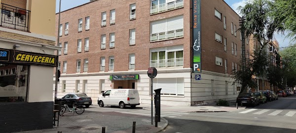 Residencia Residencial Los Nogales Reina Victoria — C. de Juan Montalvo, 20, Moncloa - Aravaca, 28040 Madrid, España