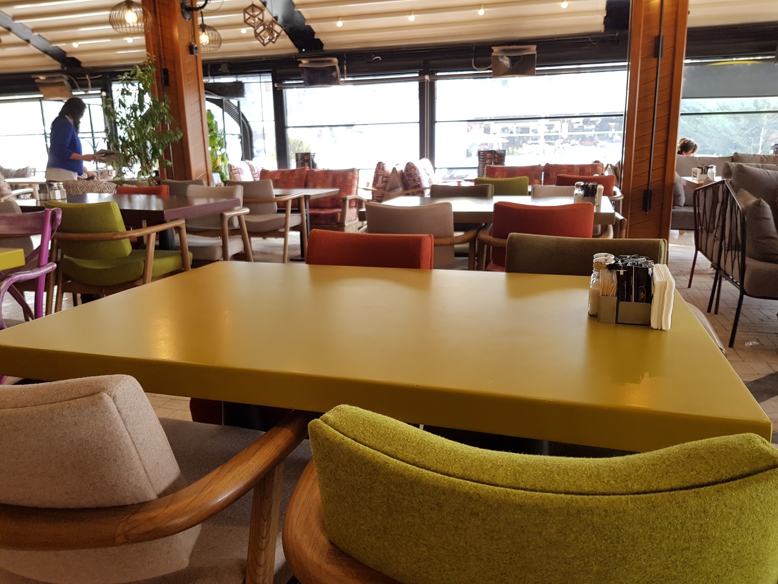 Ehlikeyf Plus Nargile Cafe Çukurambar mekanı