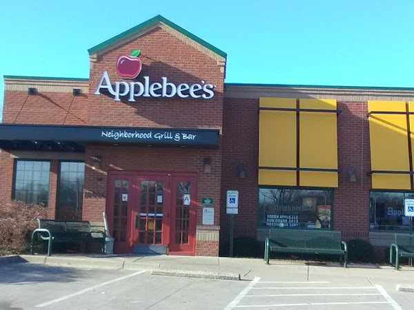 APPLEBEE'S NEIGHBORHOOD GRILL & BAR exterior