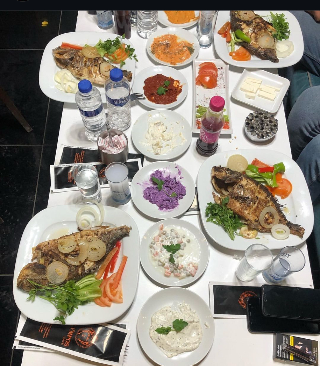 OLYMPOS CAFE BAR mekanı
