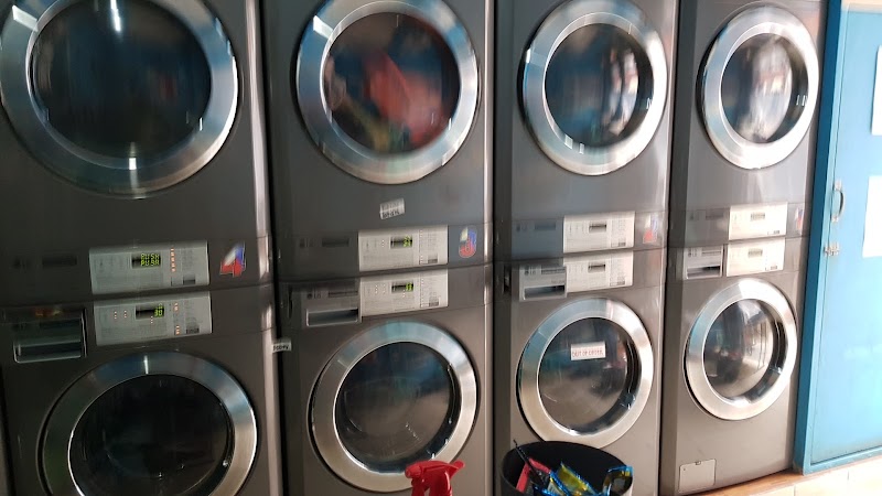 DANJAYNIEL Laundry Shop