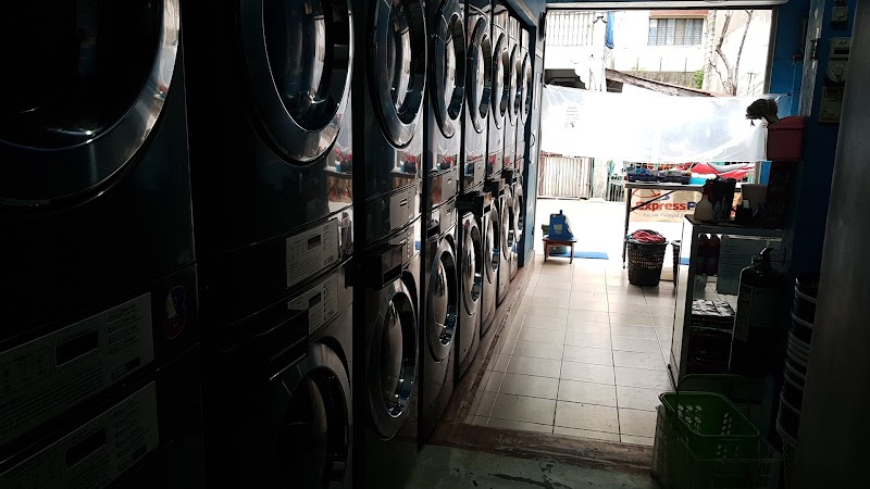 DANJAYNIEL Laundry Shop