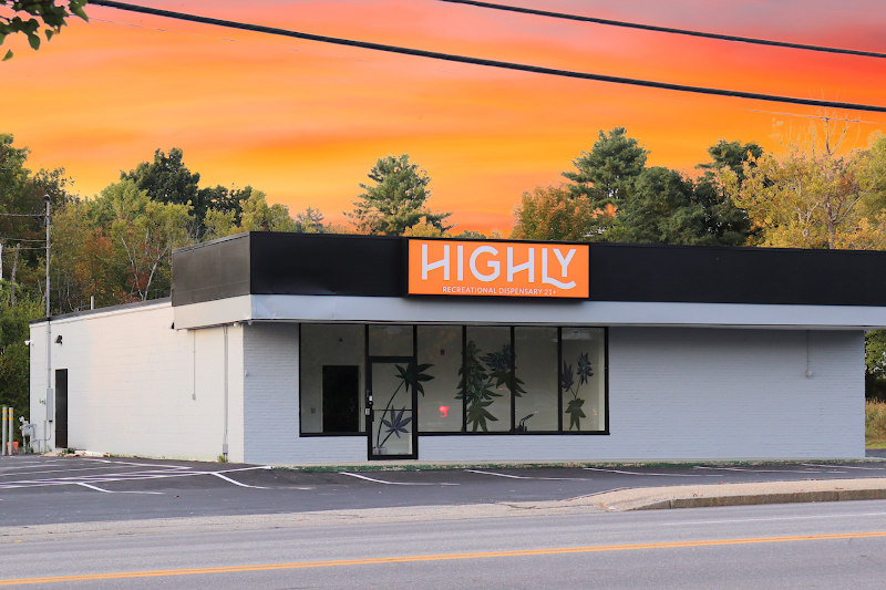 Video tour of HIGHLY Recreational Dispensary (Adult use 21+) - Lewiston retail environment