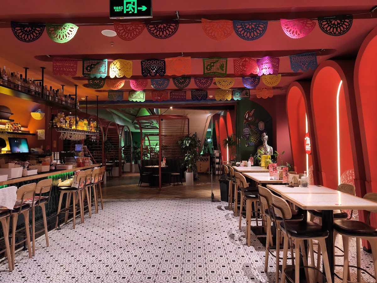 Moji Taco & Salad Restaurant