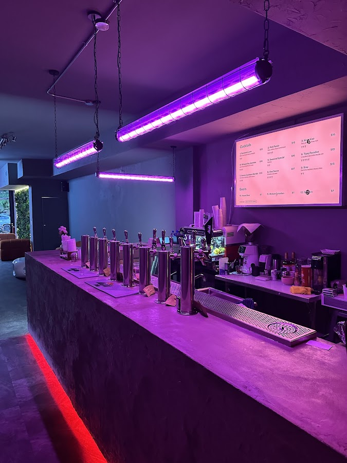IDK Social Bar and Cafe