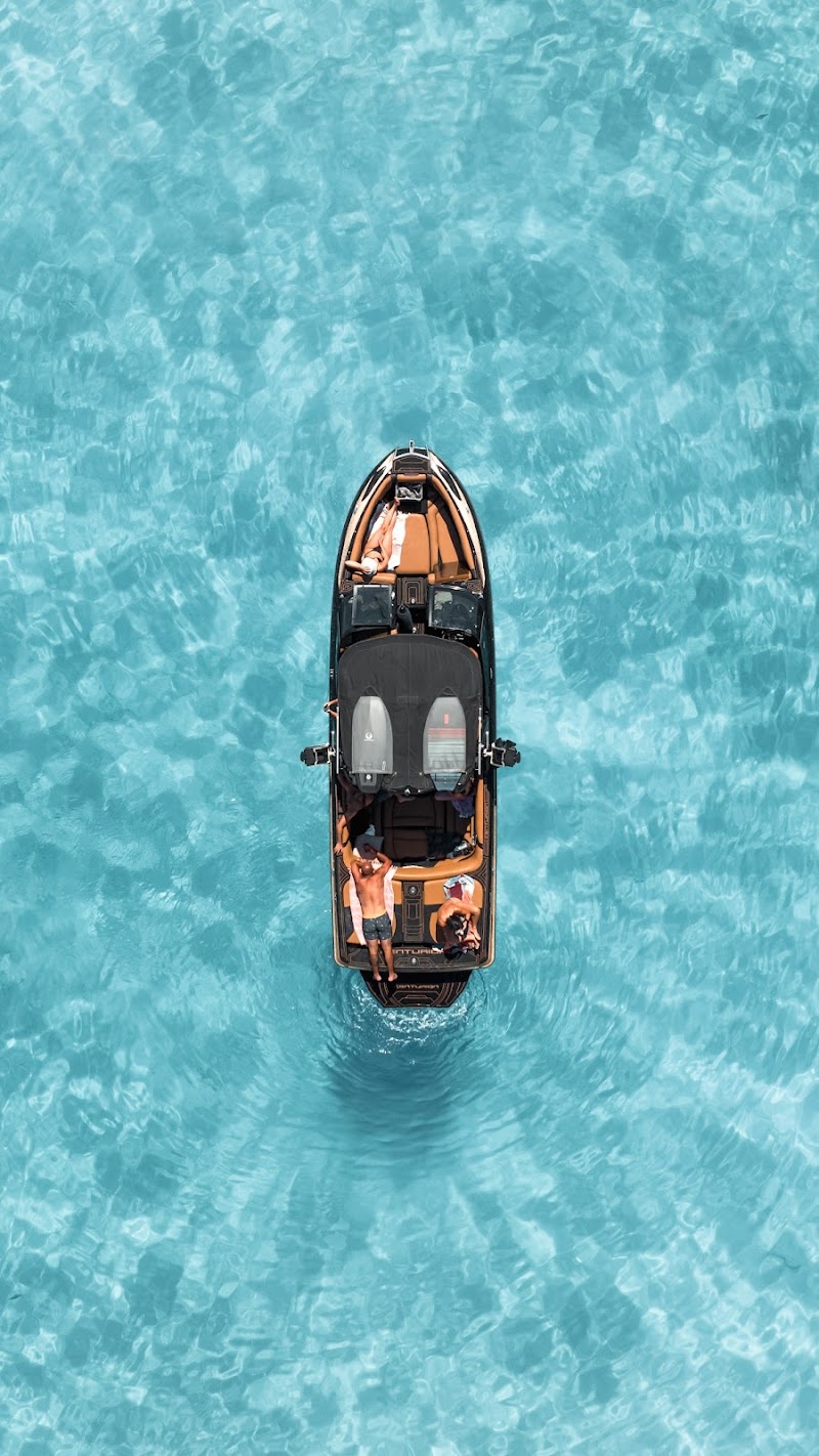 Tan Cruisers, private cruises and transfers, rent a boat in Serifos