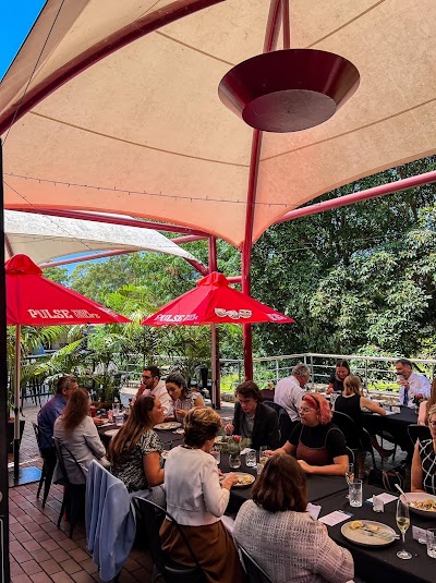 Hemingway Cafe and Bar