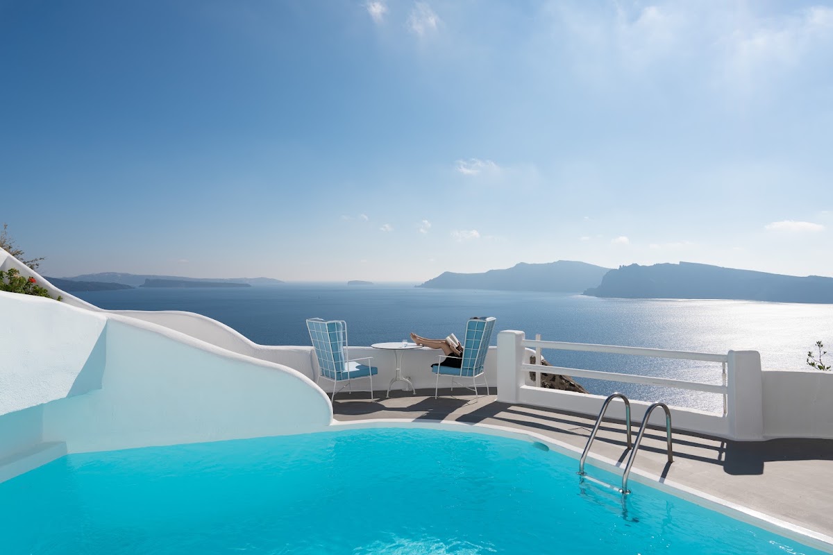 Katikies Santorini Gea House, dog-friendly hotel, photo 2