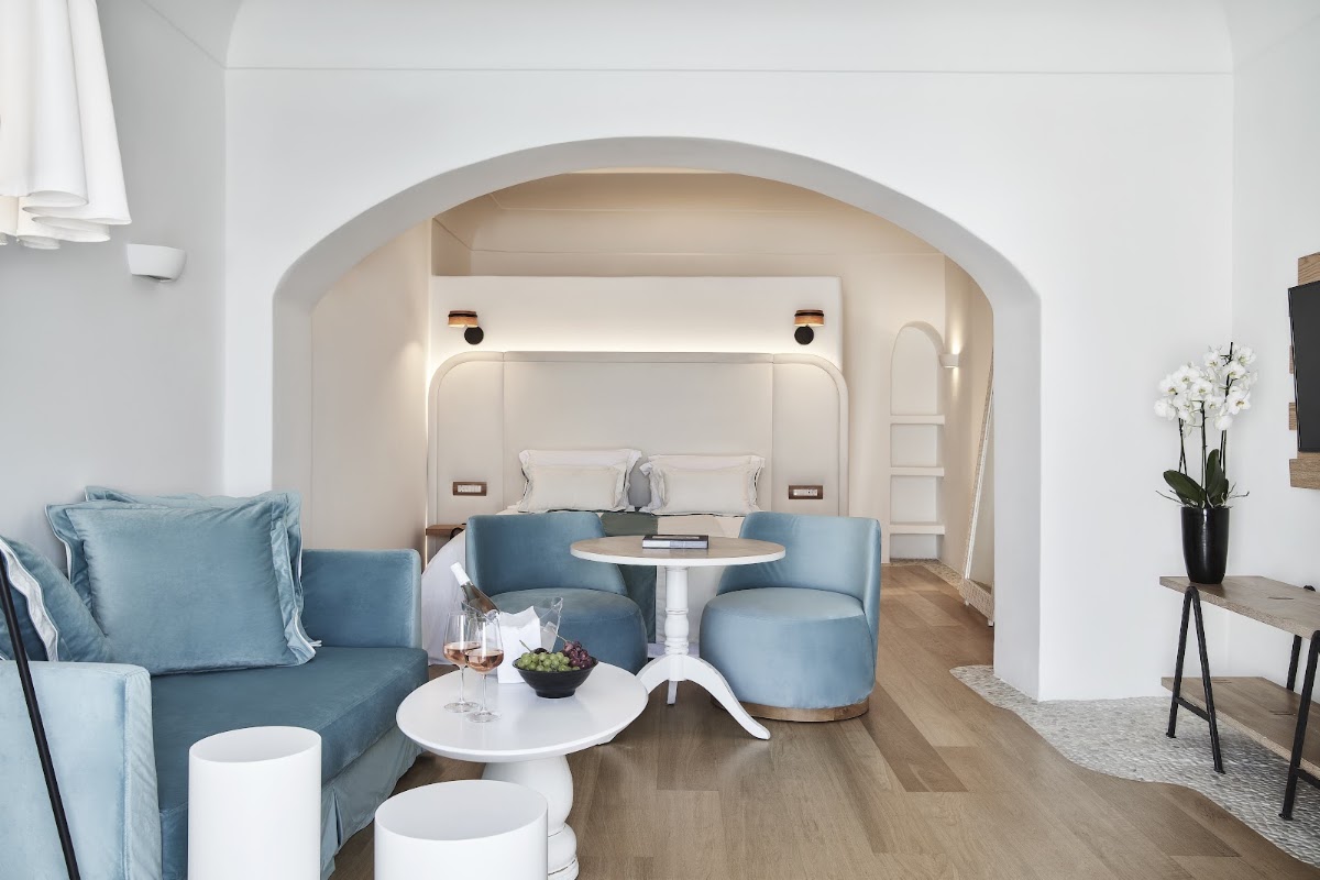 Katikies Santorini Gea House, dog-friendly hotel, photo 4