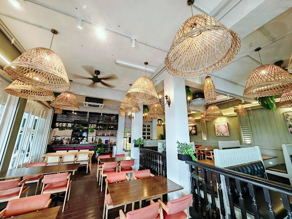 Selaseh Restaurant - Photo 1