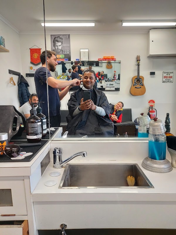 Theo's Barber Shop Kingsford photo 1