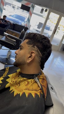 Desi Barber Huntingdale photo 3