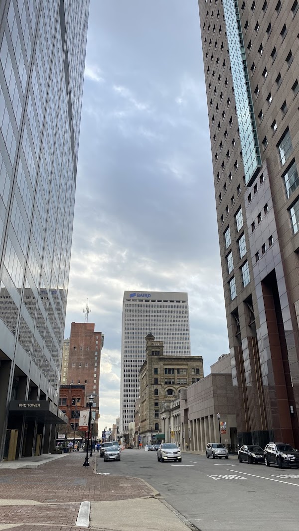 Photo by Valdemar Lucatero