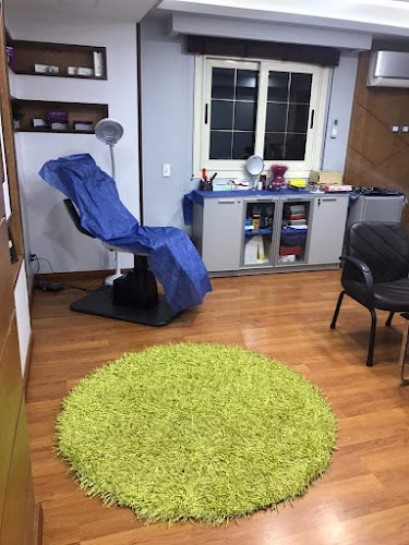 مركز د. اميرة مدحت للجلدية والتجميل والليزر والتغذية العلاجية logo