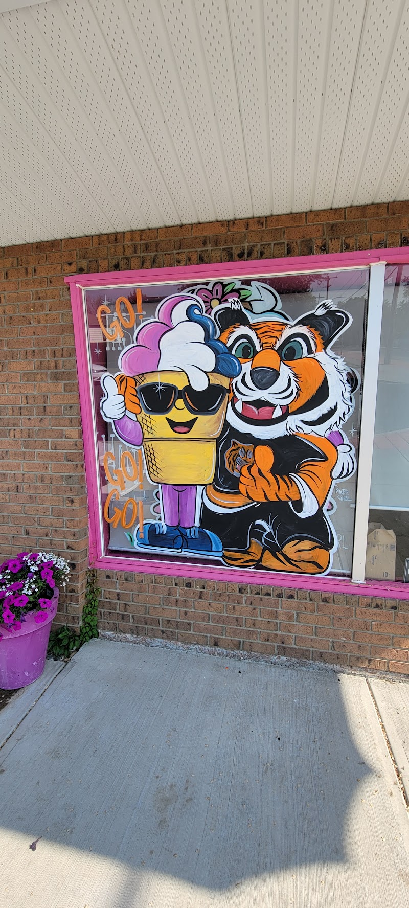 Swirls Ice Cream - Medicine Hat Original photo 4